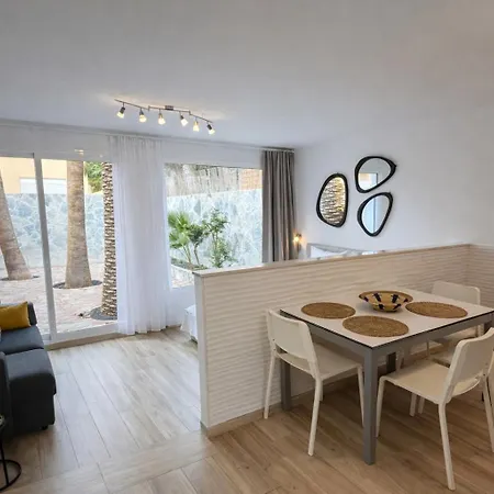 아파트 Jandia Modern New Private Cosy Garden And Parking